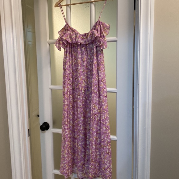 Beautiful flowy floral dress - Picture 5 of 6